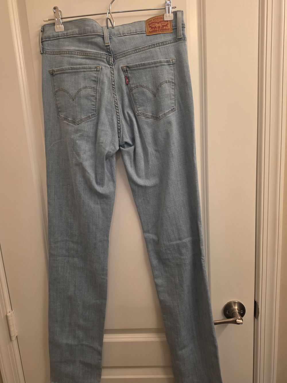 Womens Straight Leg Levis Long
